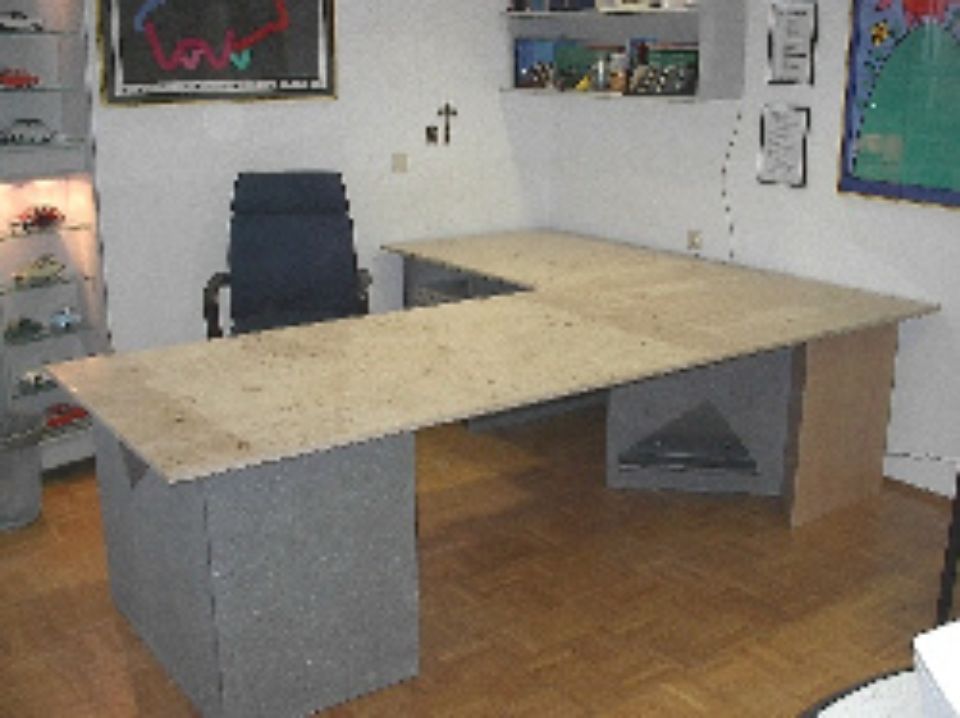 Bild Eckschreibtisch aus Naturstein