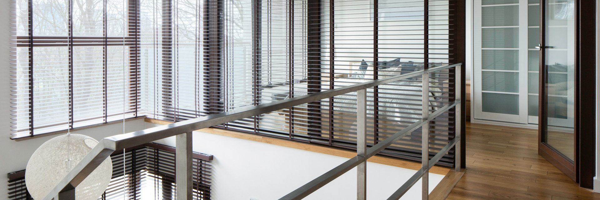 Store de fenêtre d'une entreprise