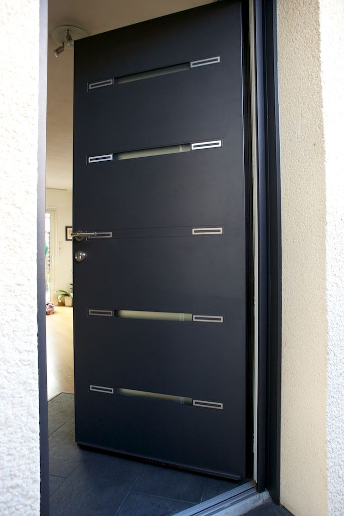 Porte d'entrée en aluminium noir