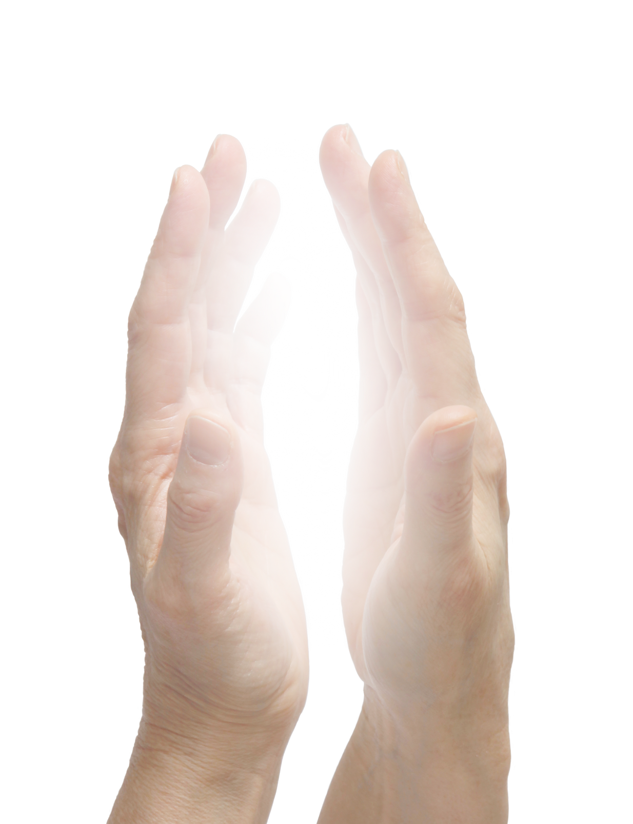 Une lumière vive entre deux mains