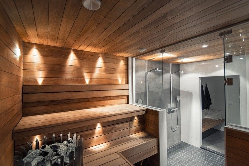 saunan ja kylpyhuoneen lasiseinä Turku