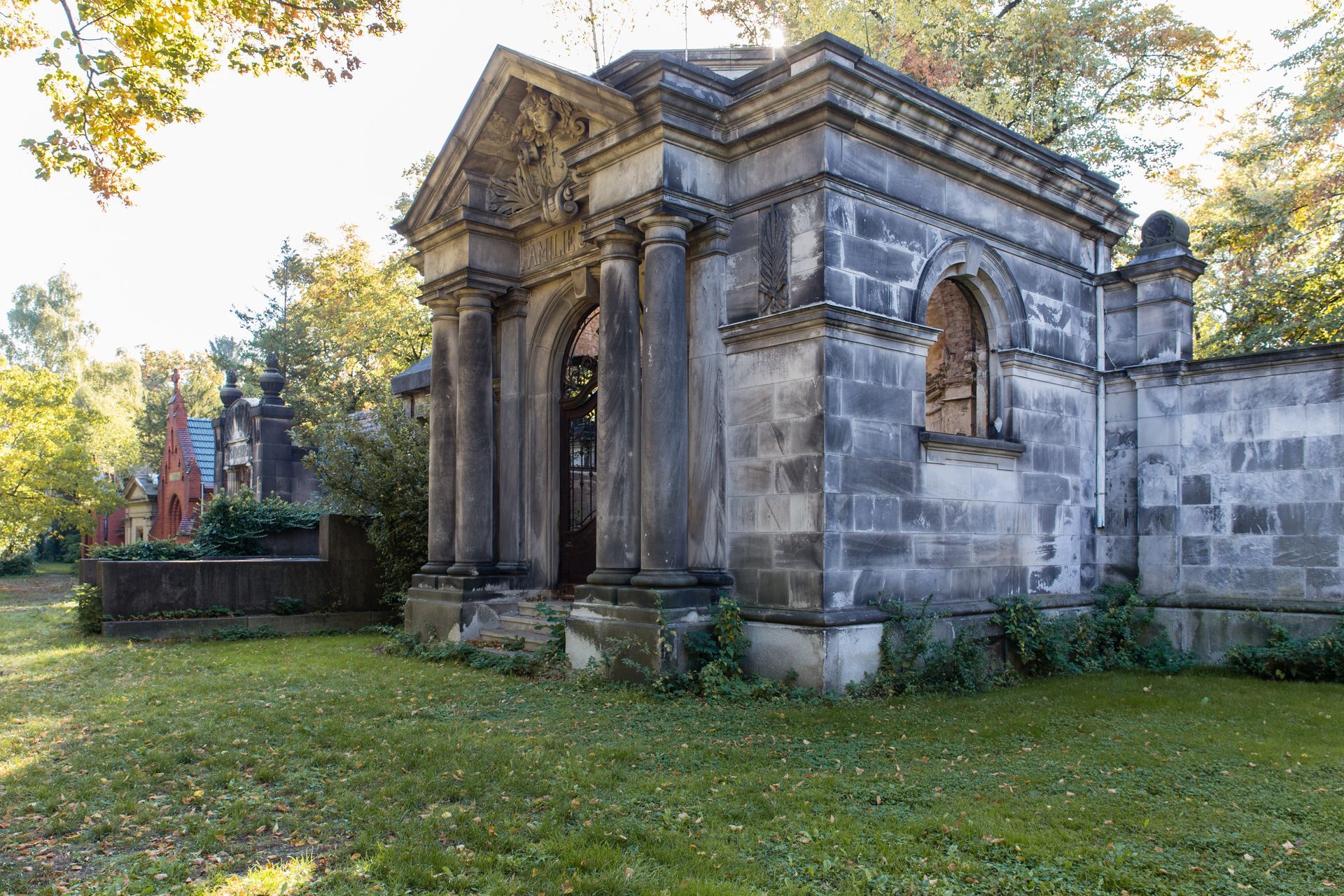 Un caveau dans un cimetière