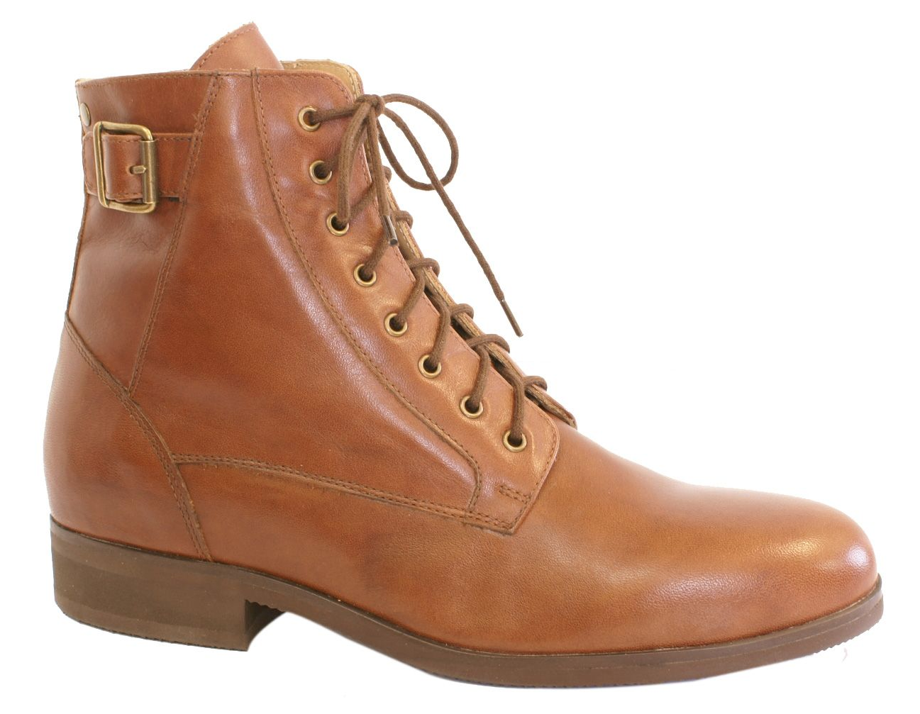 Bottine en cuir marron à lacets et boucle latérale, présentée de profil sur fond blanc