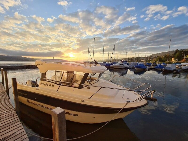 Parker 660 Cabin mit Sonnenuntergang