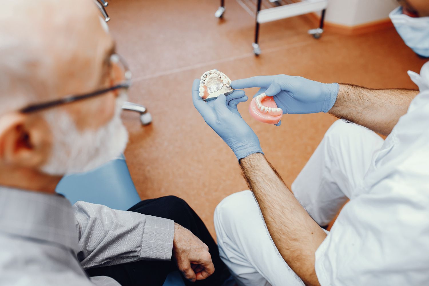 Prótese Dentária Fixa e Removível Prótese Dentária Fixa e Removível