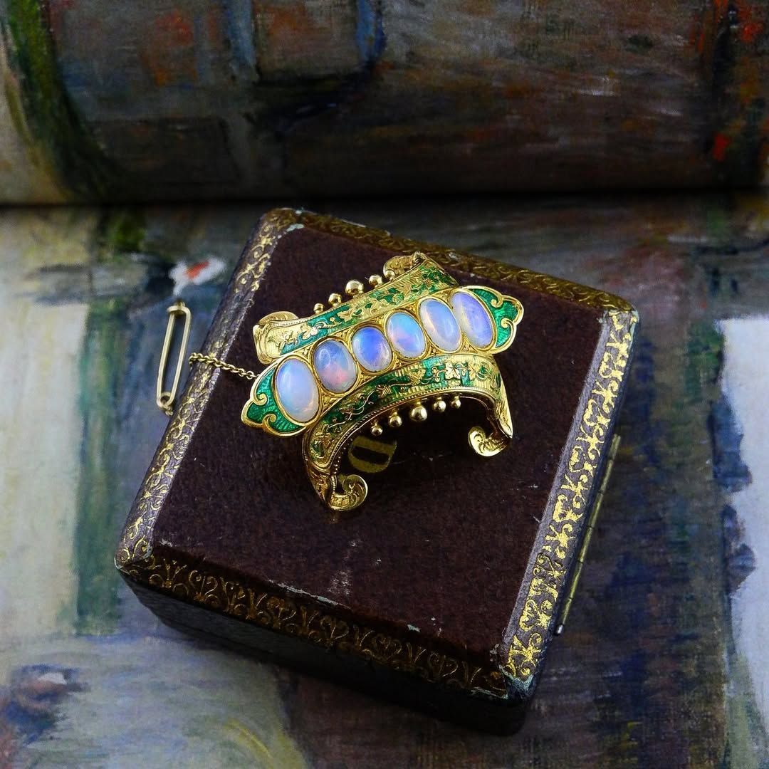 Broche Or et Opale