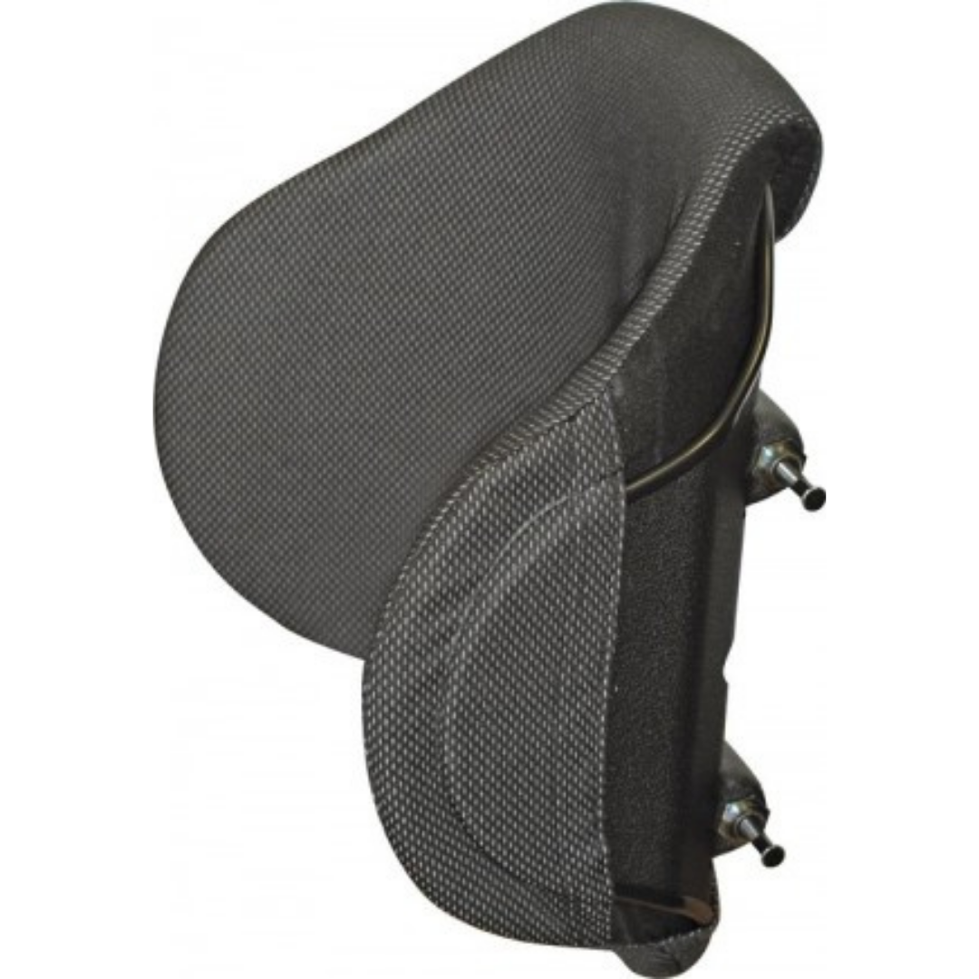 Un primer plano de un sombrero negro sobre un fondo blanco.