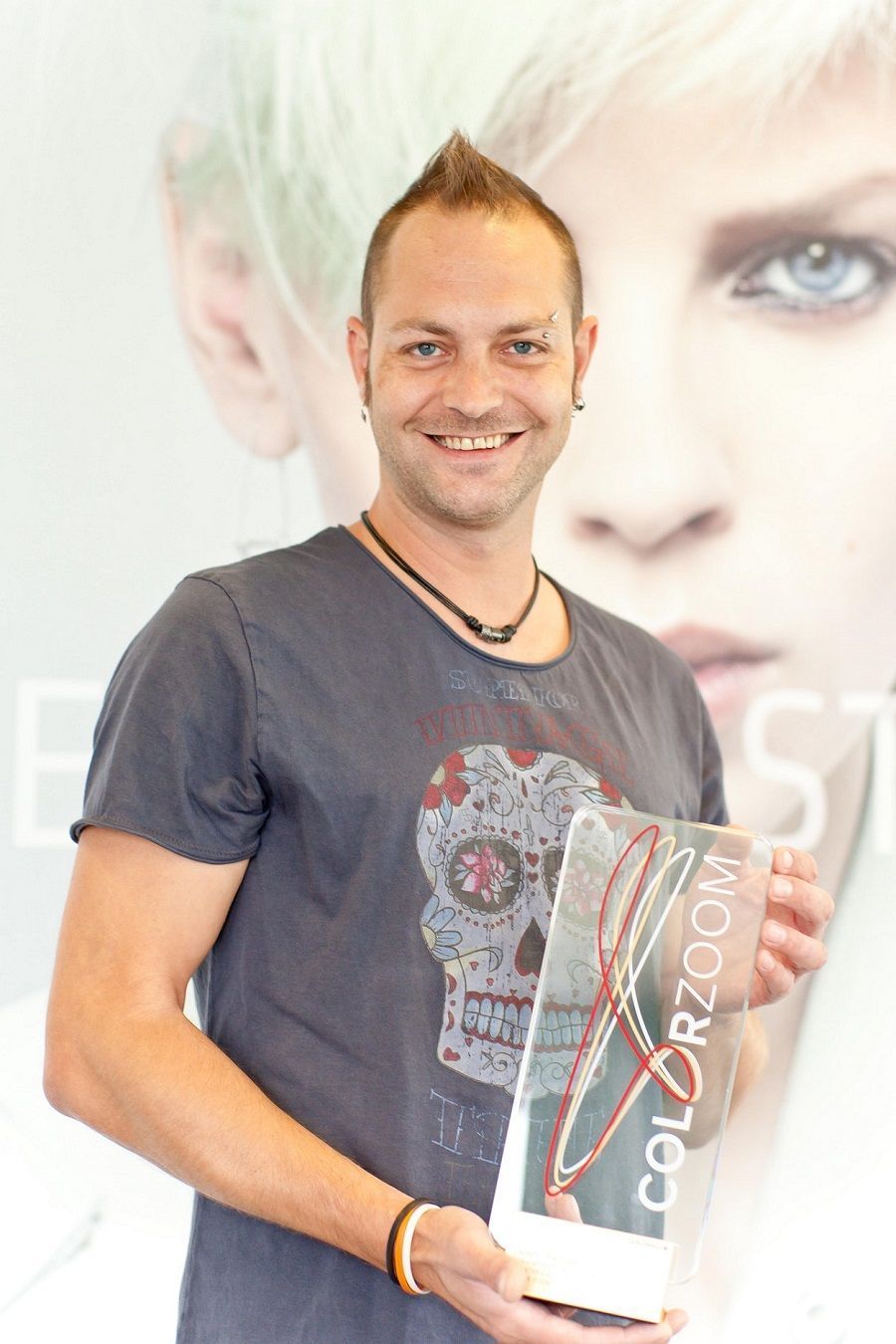 Créations pour homme et femme au salon de coiffure R-Play Studio à Conthey