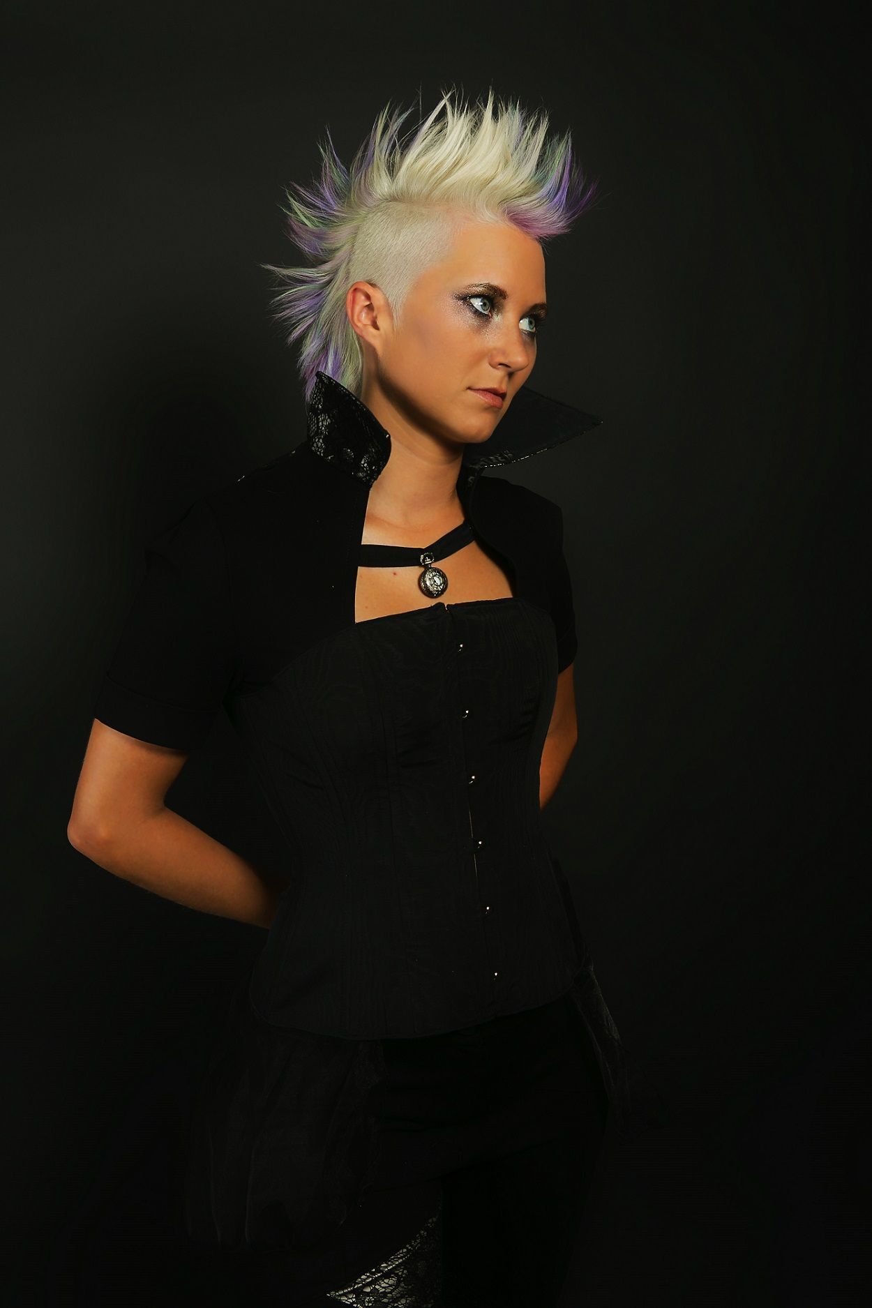 Créations pour homme et femme au salon de coiffure R-Play Studio à Conthey