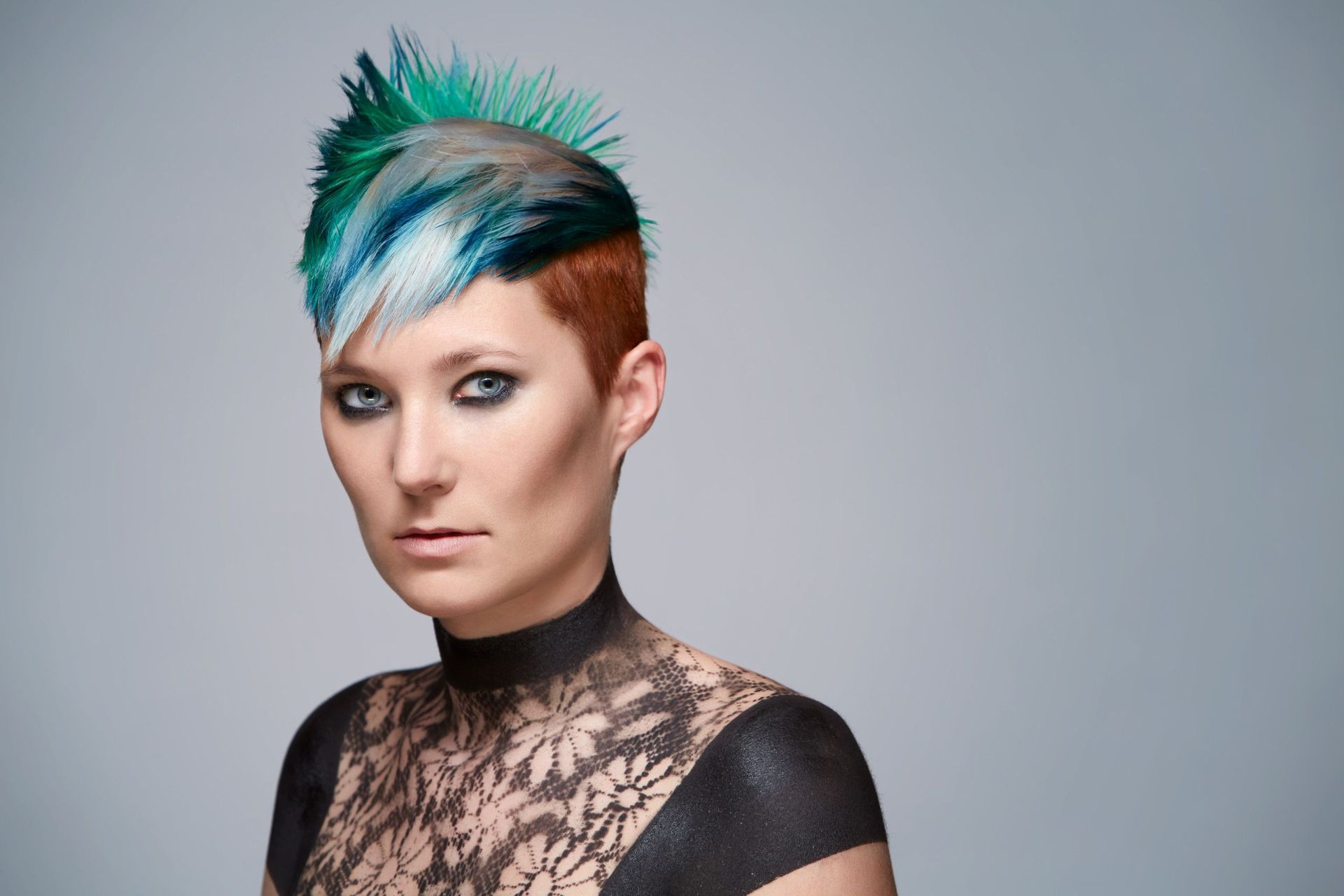 Créations pour homme et femme au salon de coiffure R-Play Studio à Conthey