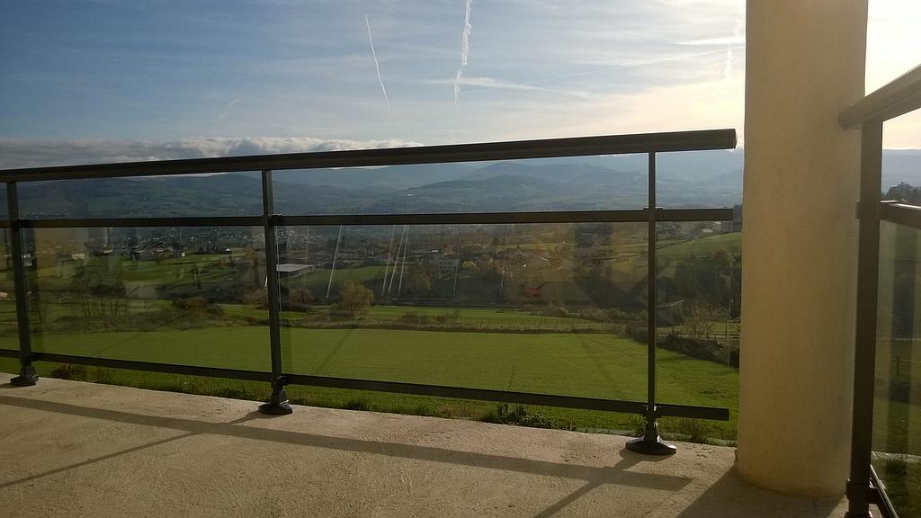 Garde corps noir verre