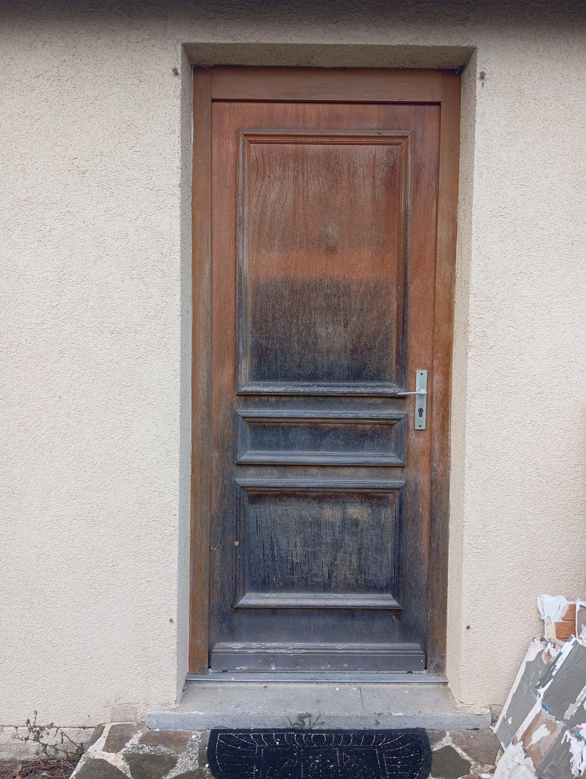 Porte en bois avant remplacement
