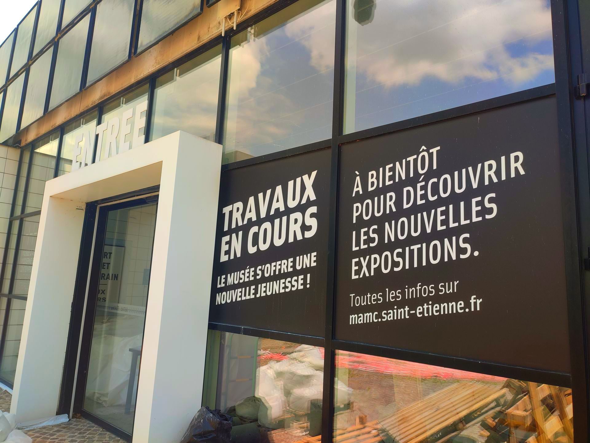 Façade entrée du MAMC à Saint-Etienne