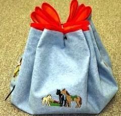 Viele kleine Spielzeugteile können einfach verstaut werden und sind jederzeit griffbereit.