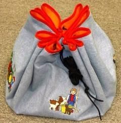 Viele kleine Spielzeugteile können einfach verstaut werden und sind jederzeit griffbereit.