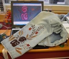 Designerjeans selber gestaltet.