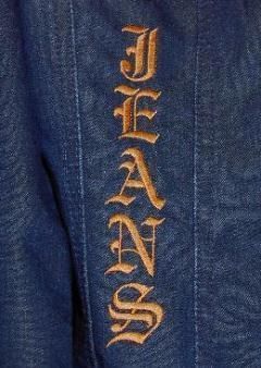 Designerjeans selber gestaltet.