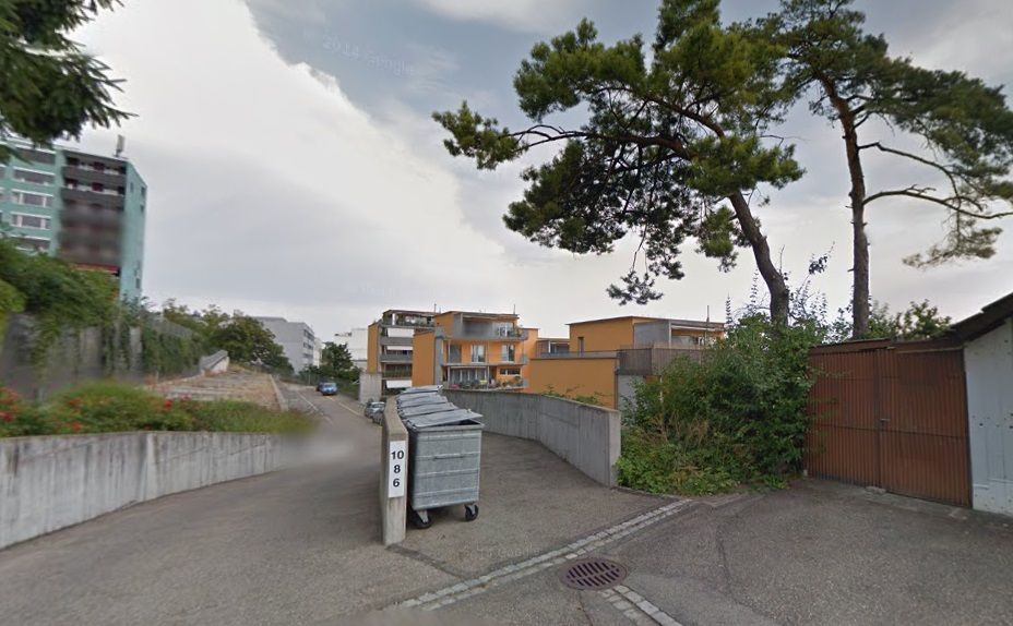 Zufahrt zu den Parkplätzen!