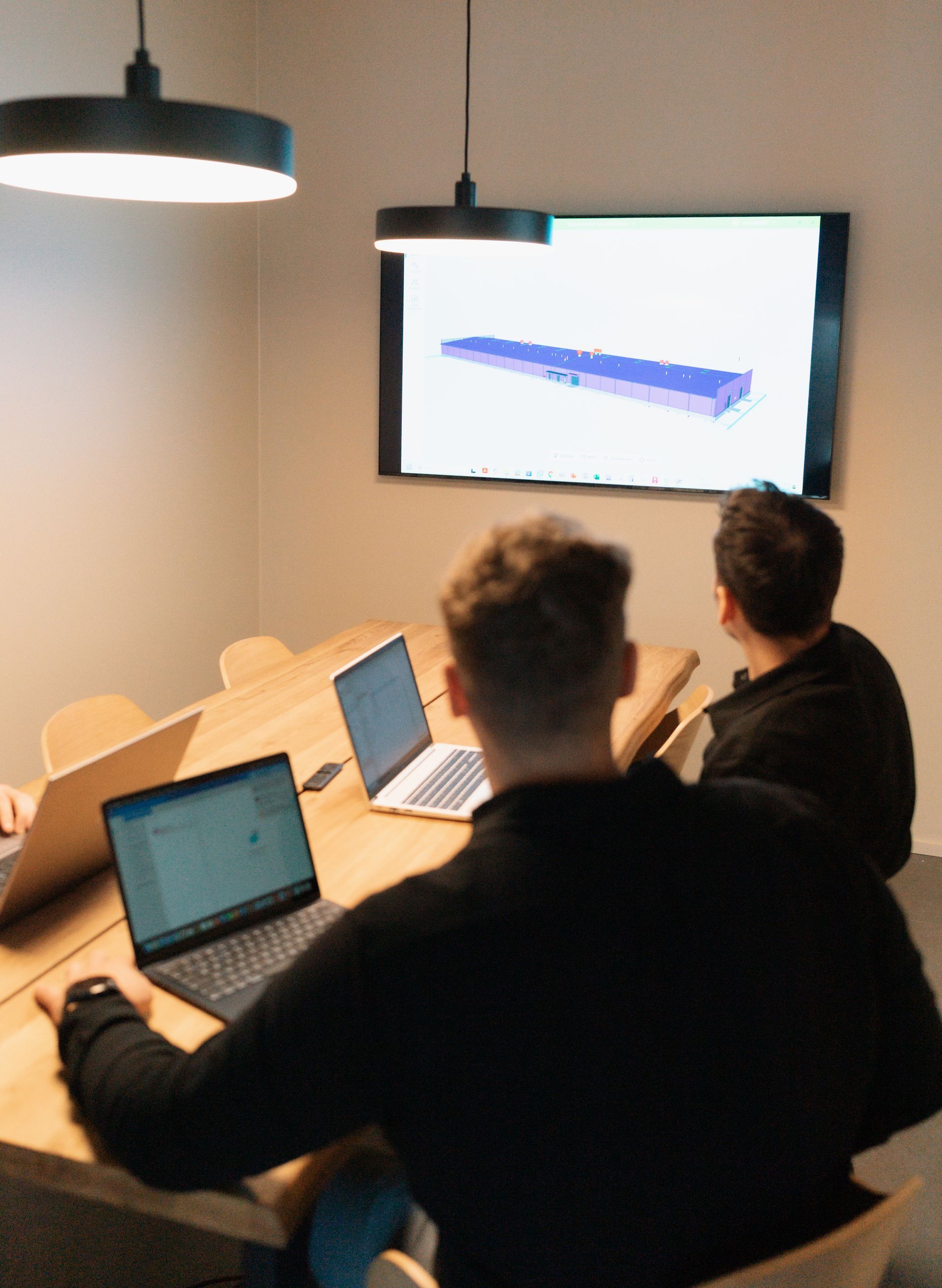 Suuri musta rakennus