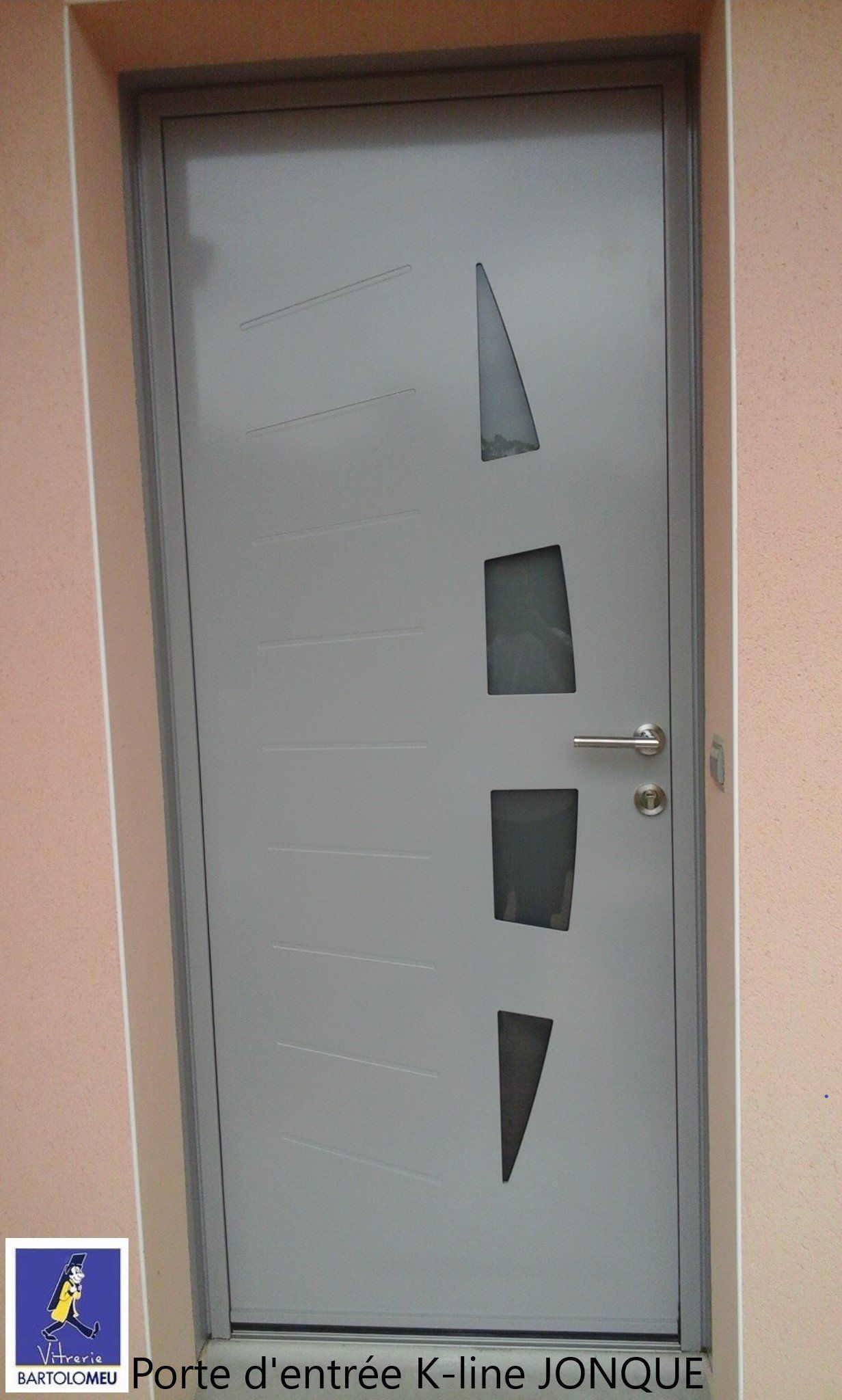 Porte d'entrée grise 