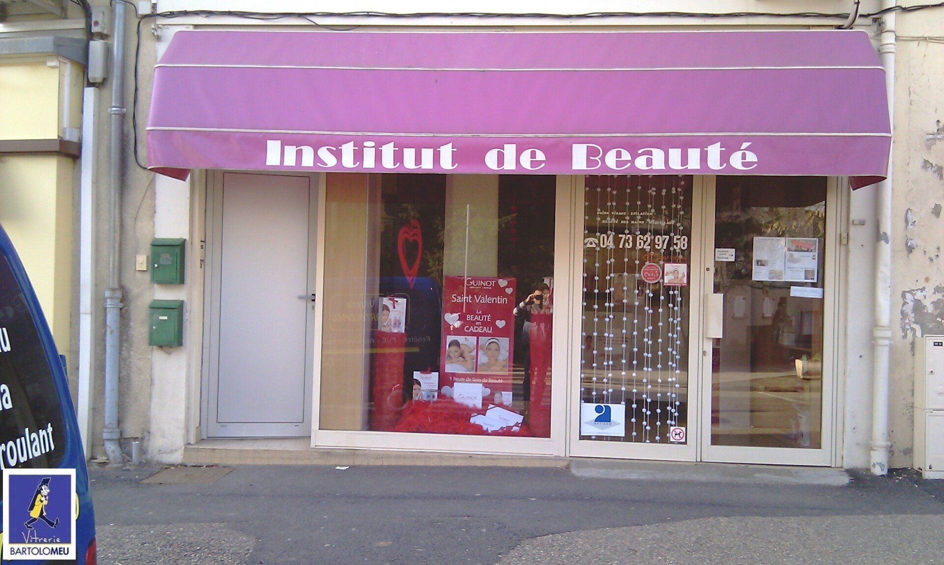 Devanture d'un institut de beauté