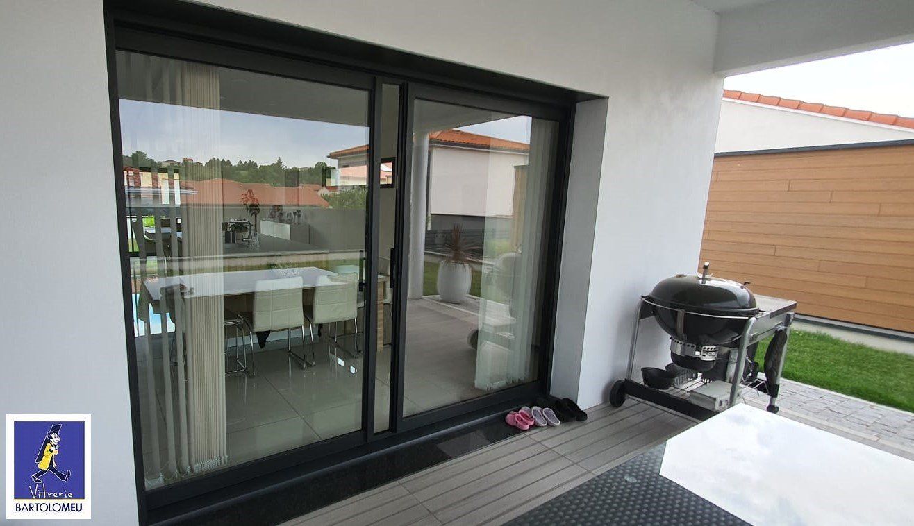 Porte coulissante extérieure 