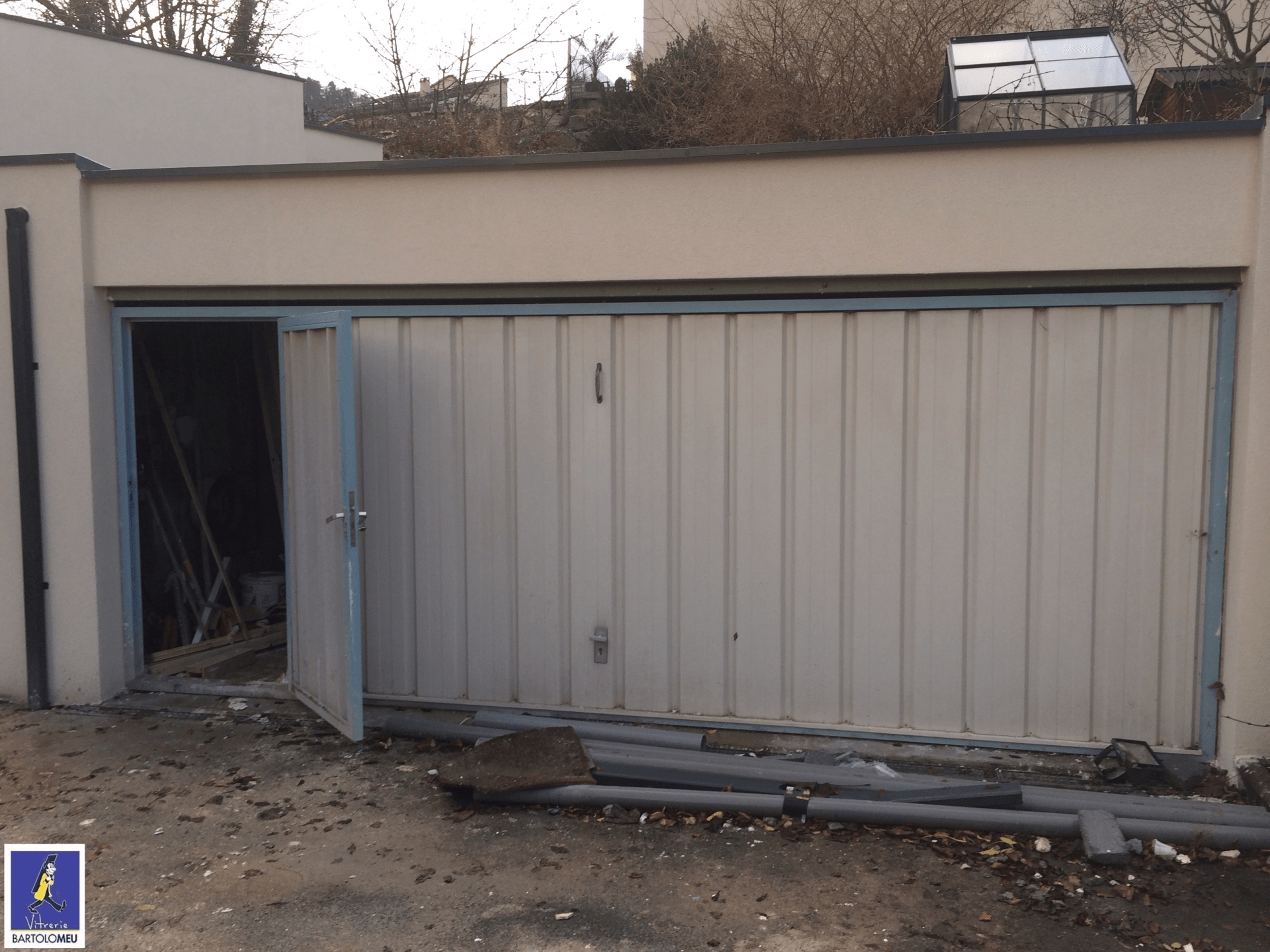 Porte de garage en métal 