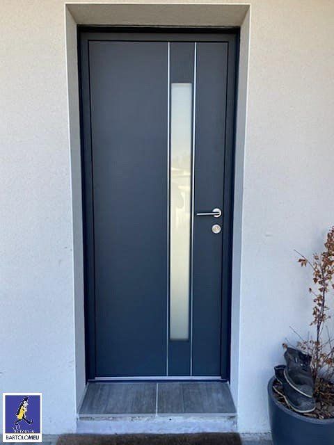 Porte d'entrée marque K-line gris anthracite