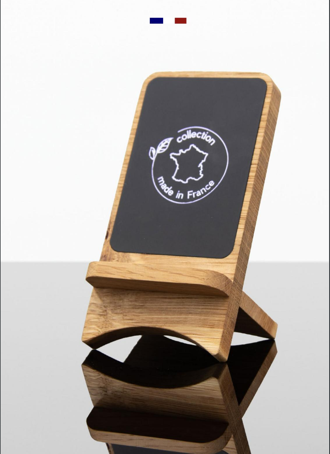 Support en bois pour charger un téléphone