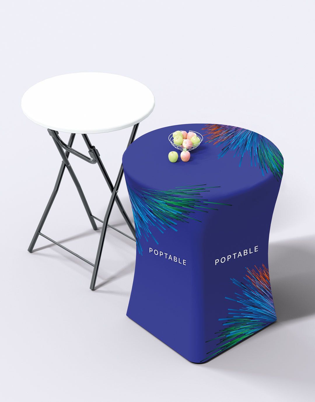 Table haute blanche et table haute avec une nappe bleue