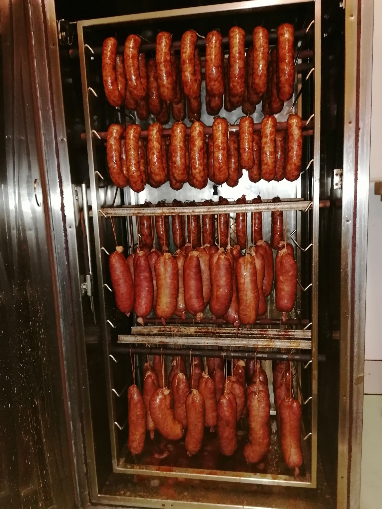 Saucisses et saucissons fait maison À la Ferme