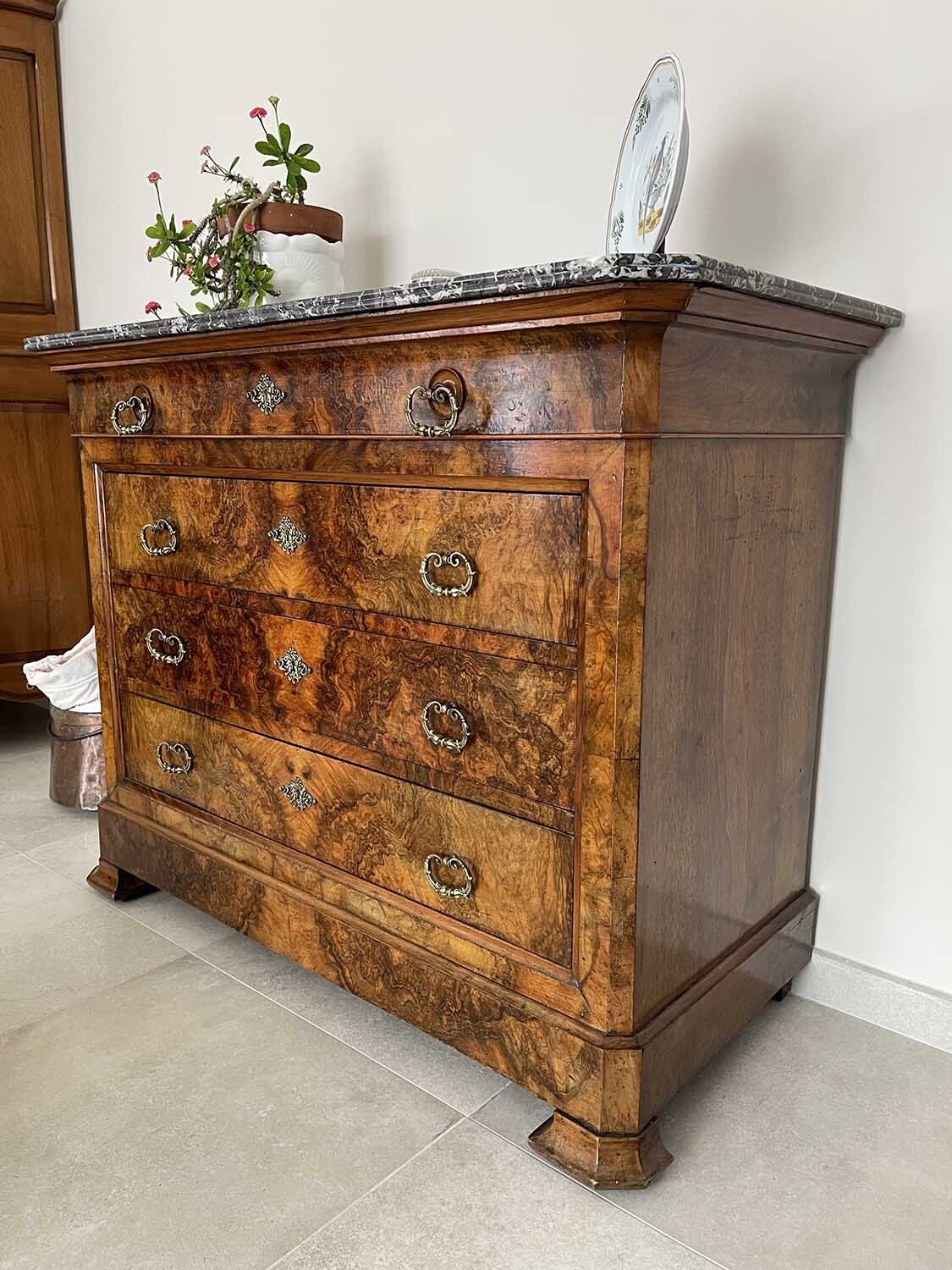 Commode en bois noyé réalisé par Arole, menuiserie à Nîmes.