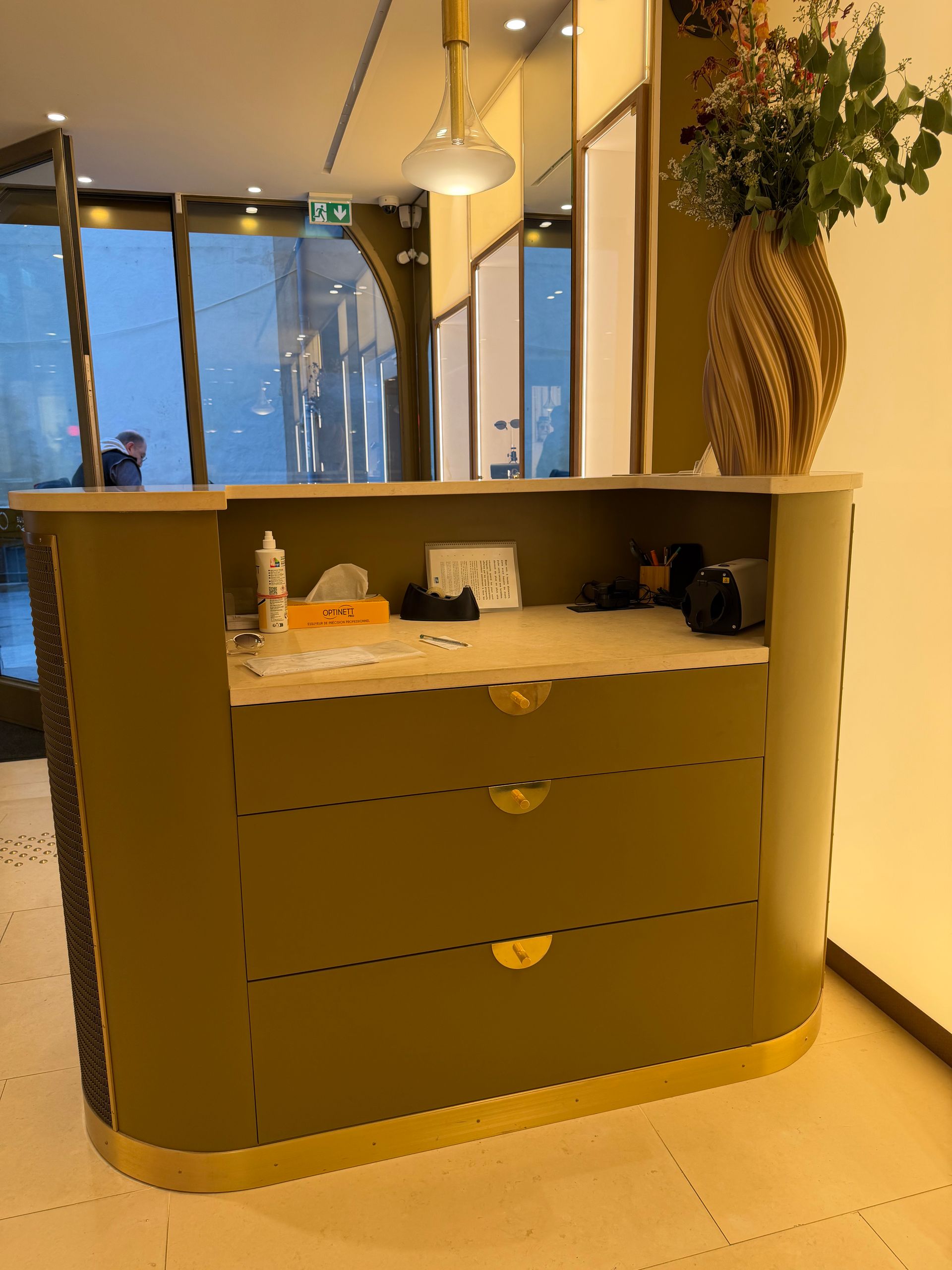 Petit meuble dans un magasin