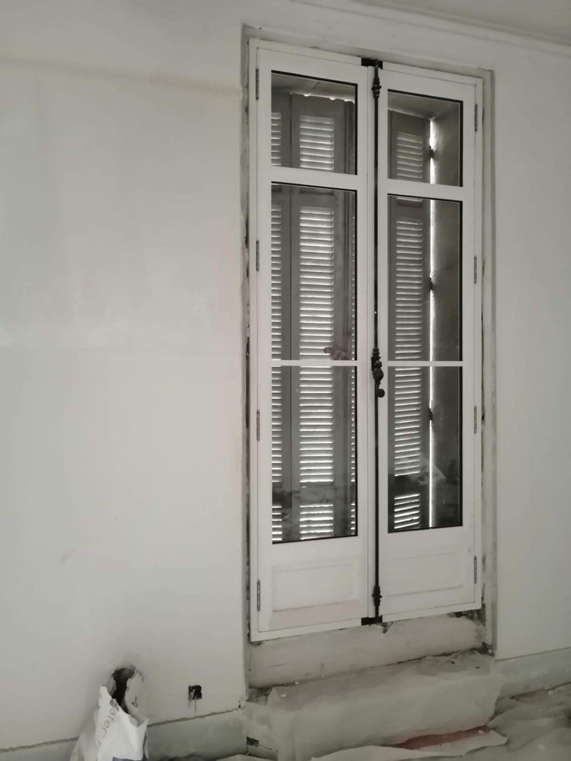 Porte en bois haussmannienne