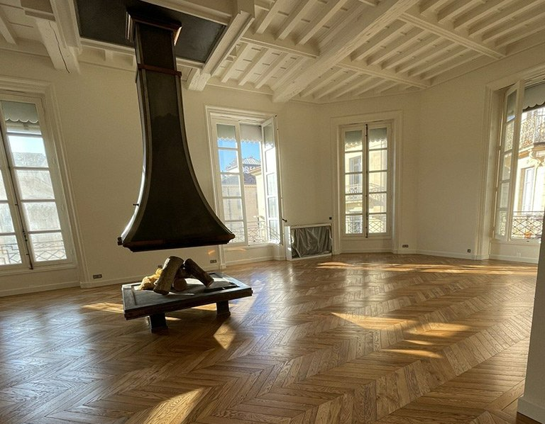 Parquet en bois naturel, pose par Arole, menuisier à Nîmes