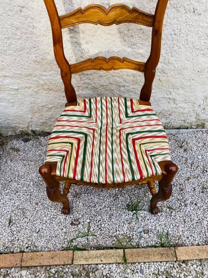 Rempaillage couleur naturel, rouge et vert