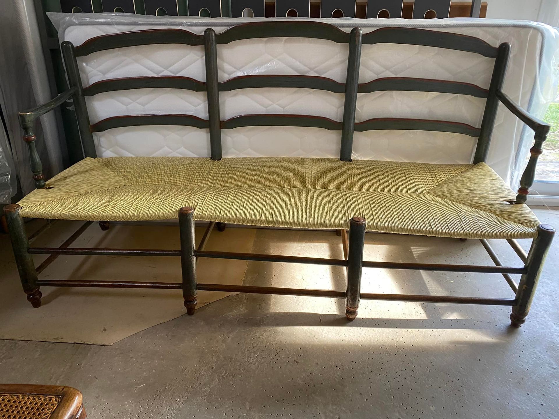 Rempaillage d'une banquette trois places