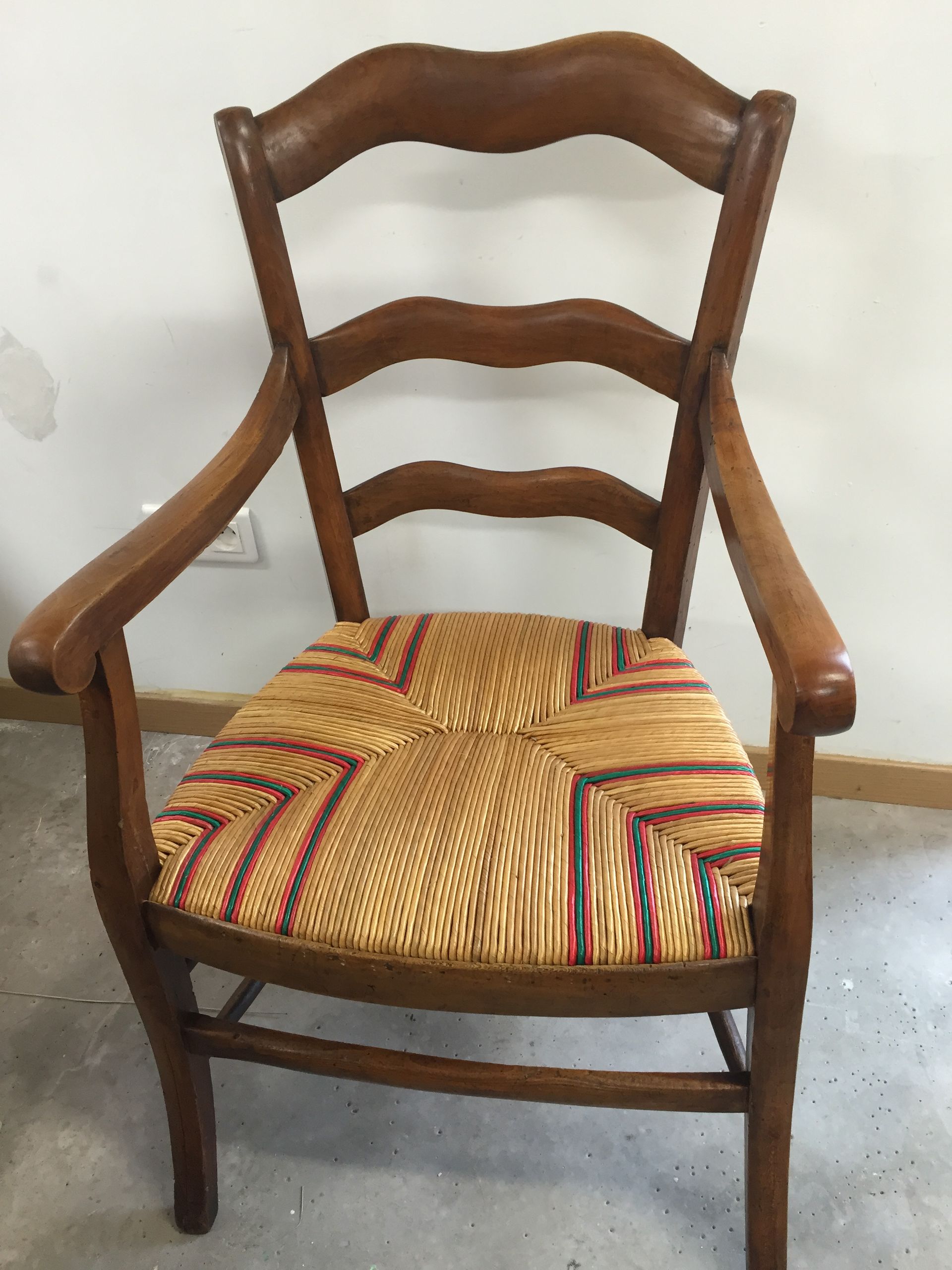 Rempaillage terminé sur chaise ancienne
