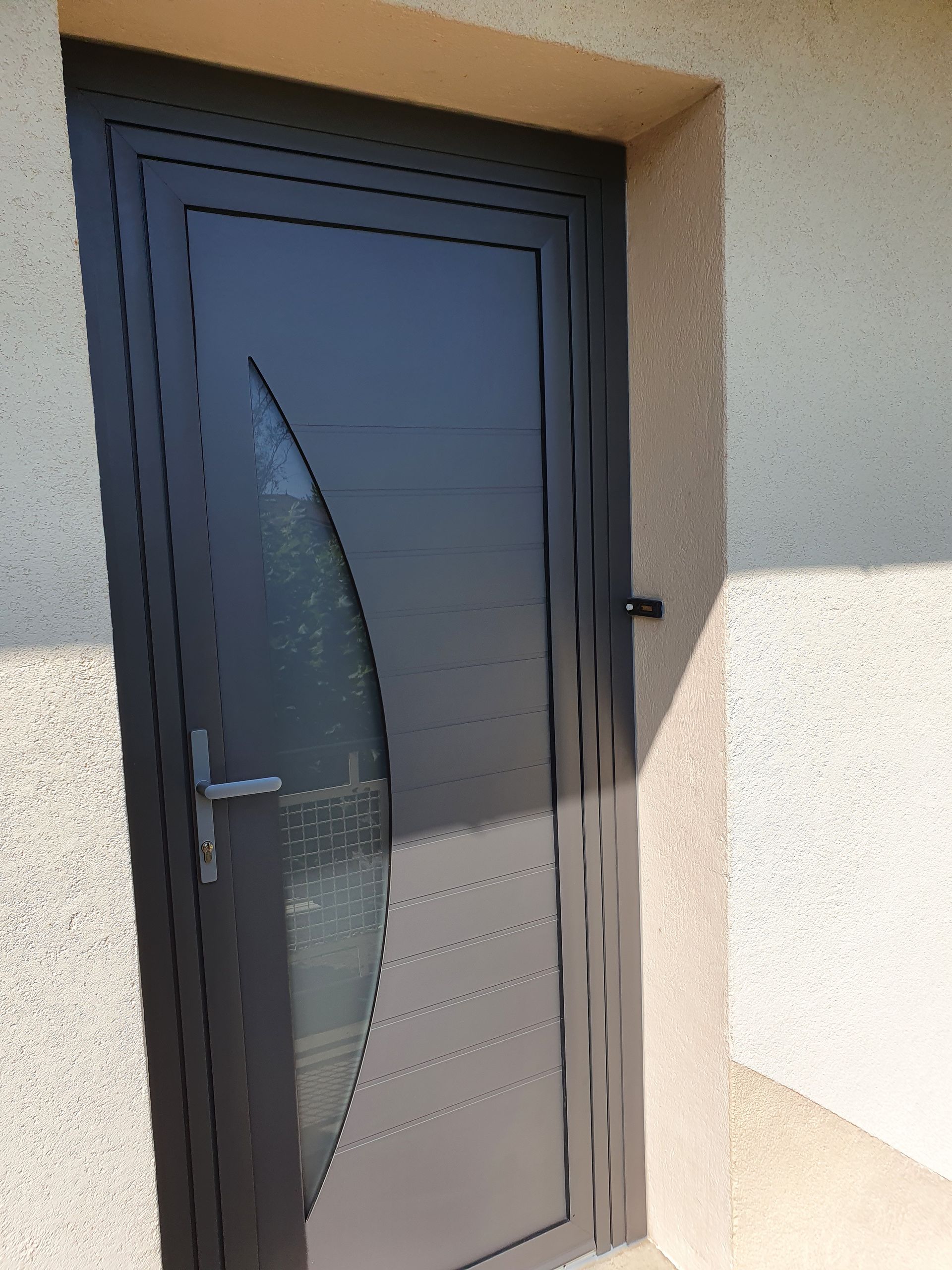 Porte d'entrée gris anthracite