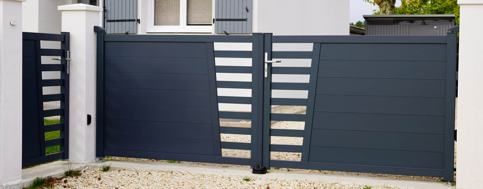 Portillon noir très moderne