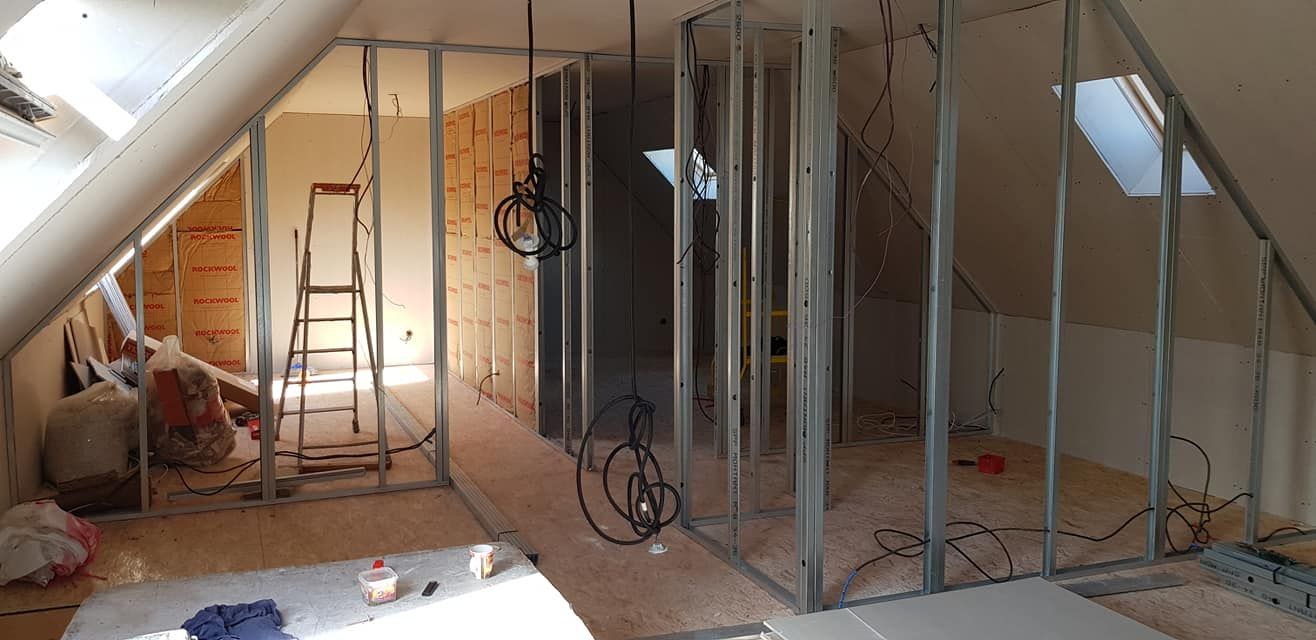 Des travaux de cloisons.