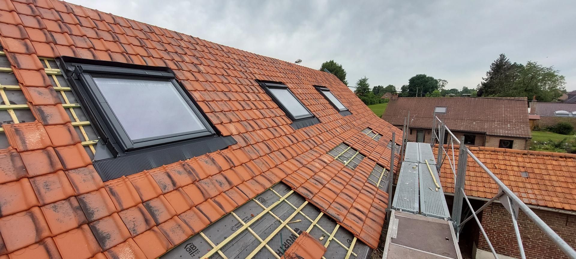 Des travaux de couverture.