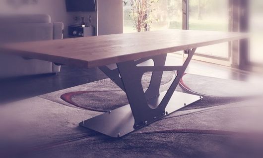 Table industrielle métal et bois pieds asymétriques