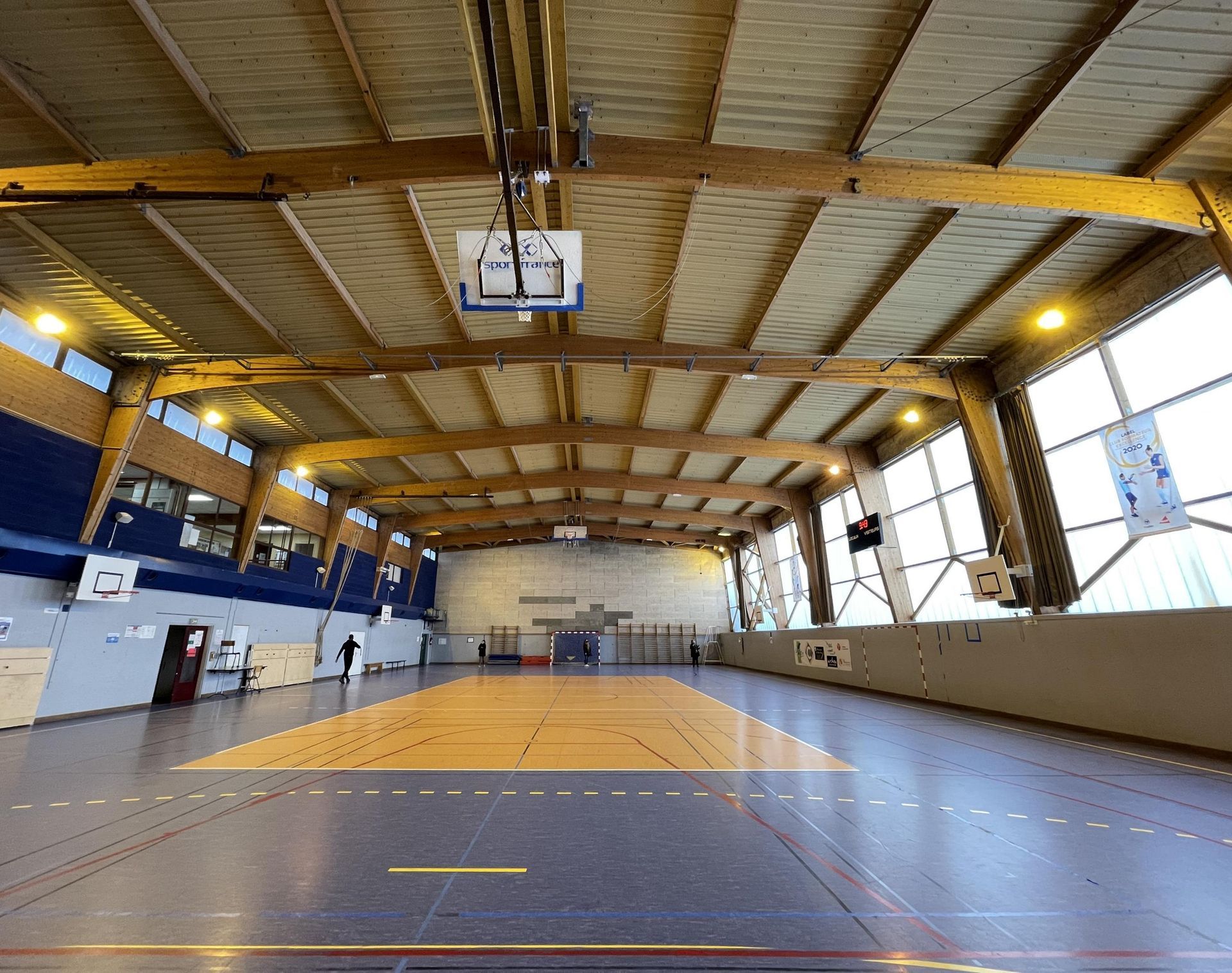 AMÉLIORATION DES PERFORMANCES ÉNERGETIQUES DU GYMNASE - MARIE-THÉRÈSE EYQUEM - PLAISIR (78).