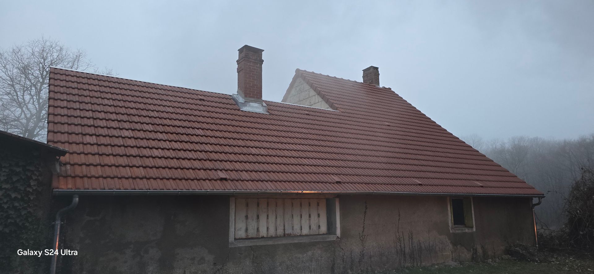 Une toiture de maison après rénovation.