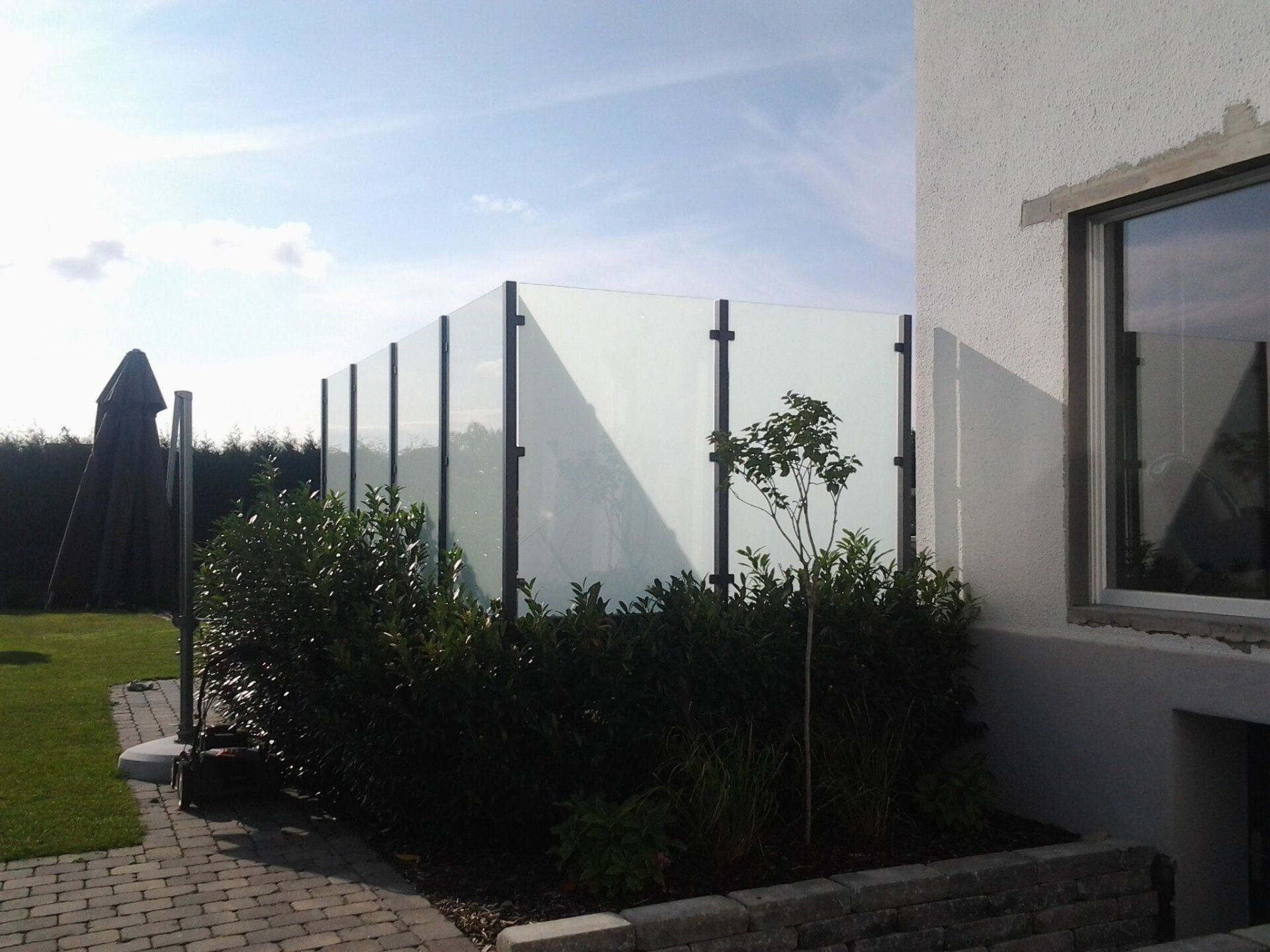 Glaswand im Aussenbereich