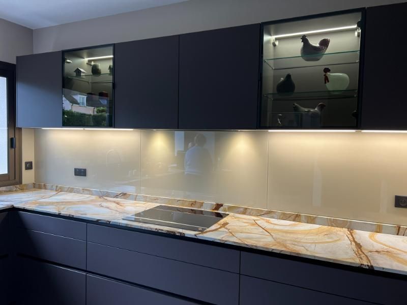 Crédence d'une cuisine en verre