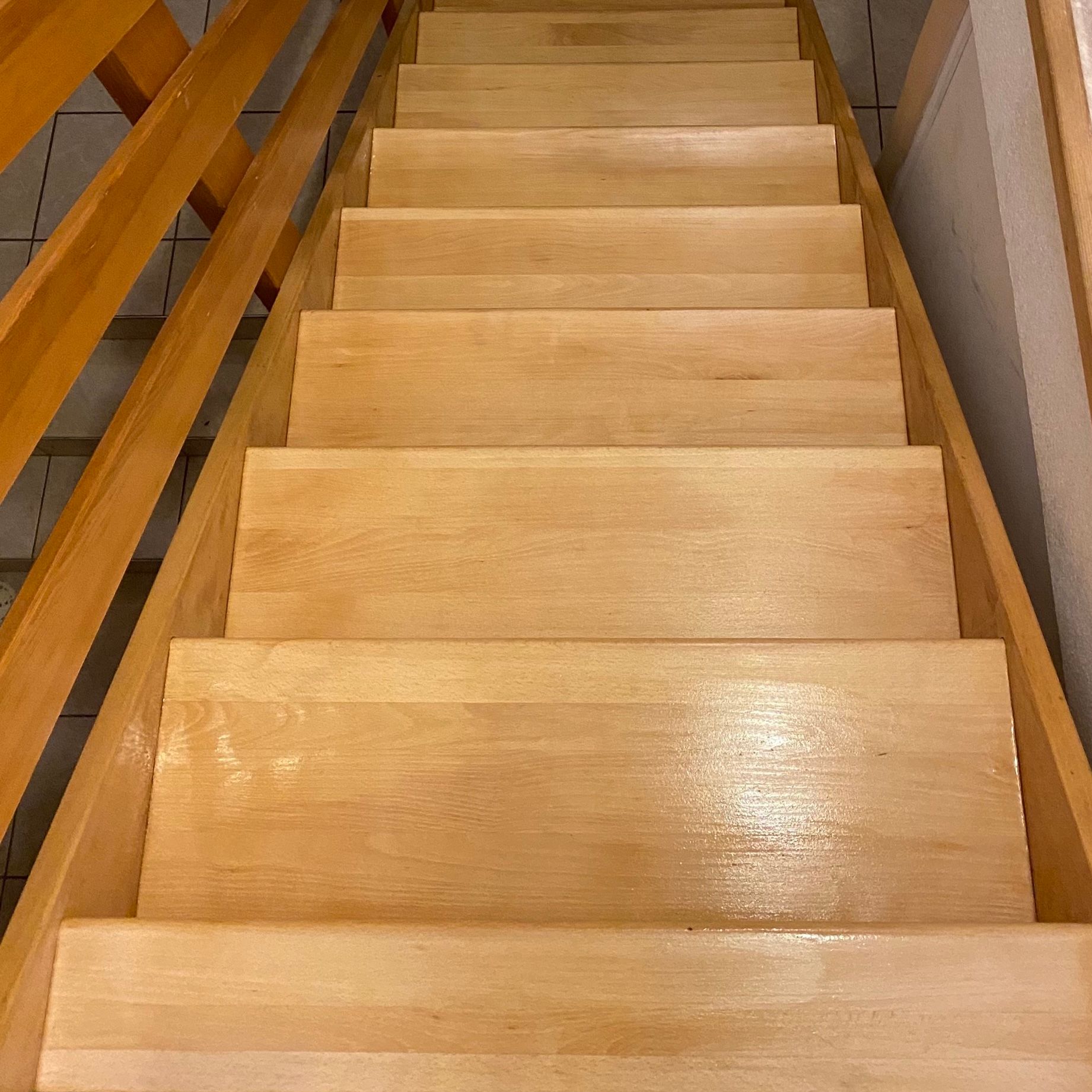 Photo de marches d'escalier réparées
