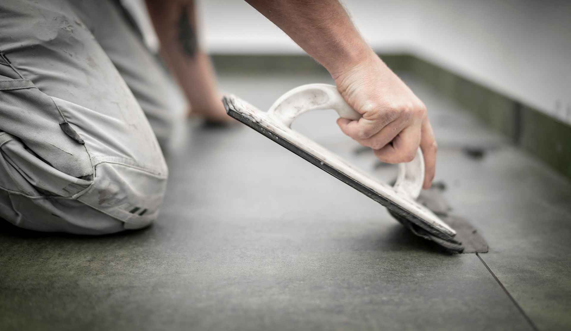 Finition d'une dalle pour carrelage