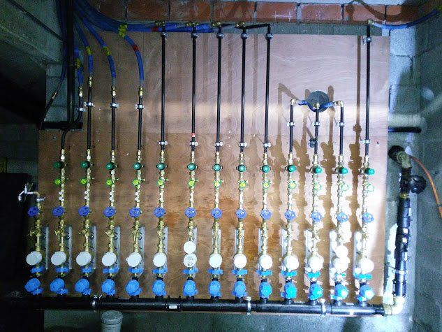 Installatie van een badkamer